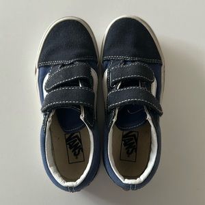 Lightly worn vans with Velcro size 1 boys (unisex)